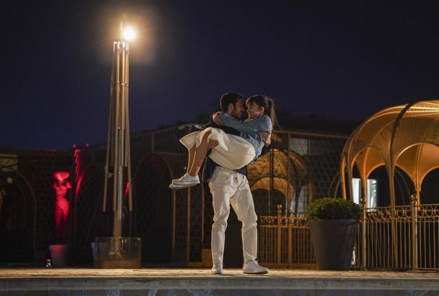 Cam Tavanlar 1. Bölüm Fotoğrafları