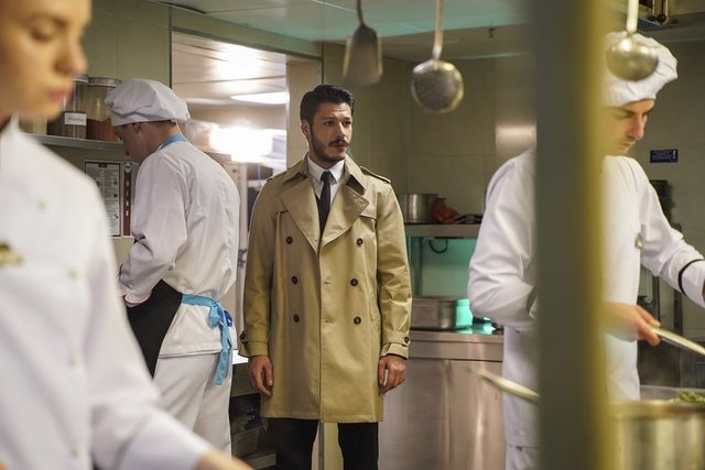 Cam Tavanlar 1. Bölüm Fotoğrafları