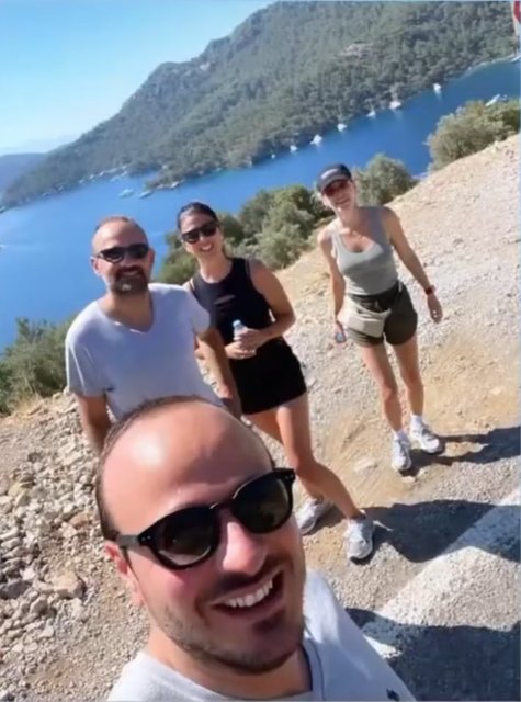 MELDA KOSİF VE EŞİ SİNAN KOSİF CİHAN-HALE KOSİF İLE BİRLİKTE SARSALA KOYU'NDA YÜRÜYÜŞ YAPTI.