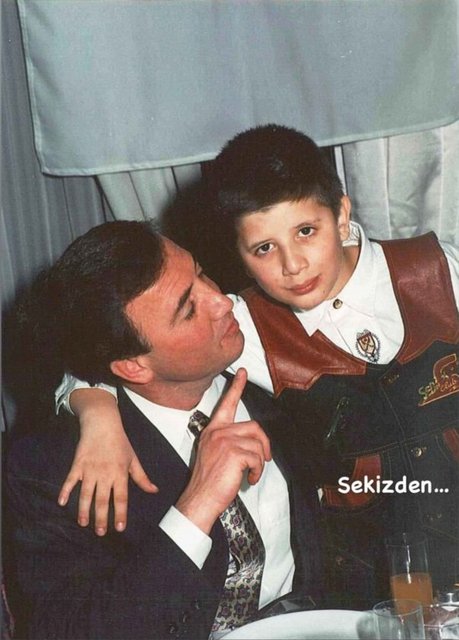 AKFEN HOLDİNG YÖNETİM KURULU BAŞKANI HAMDİ AKIN OĞLU SELİM AKIN'IN YENİ YAŞINI BU KARELERLE KUTLADI.