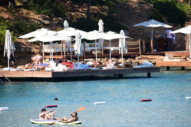 ALİZE DİNÇKÖK, SERNUR ÇİFTÇİ