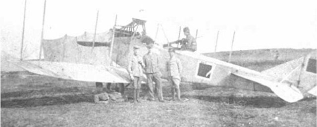 * RUMPLER C-1 Gazze Savaşları'nda önemli rol oynadı. Bütün düşman birliklerinin harekatları izleniyor ve ordu kurmay başkanlığına rapor ediliyordu. I. Dünya Savaşı sonuna kadar hizmette kaldı. * RUMPLER C IV Osmanlı Ordusu'na 1918'te katıldı. - * SPAD XIII İtalyan tüccarı Parakini'den satın alındı. Gemiyle Mersin'e getirilen uçaklar Konya'ya nakledilerek makinalı tüfek takıldı. İstiklâl Savaşı'nda kullanıldı.