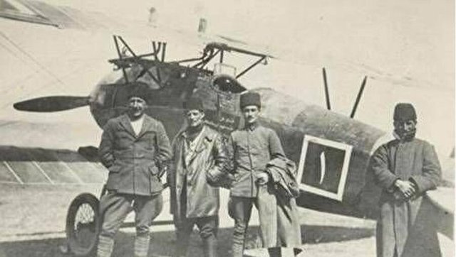 * NIEUPORT HYRAVIONGösteri uçuşları yapmak üzere İstanbul'a getirilen uçak satın alınarak Osmanlı Ordusu'na 'Mahmut Şevket Paşa' adıyla katıldı. - * CURTISS MF 2 Osmanlı Ordusu'na katılan ilk deniz uçağı. 1915''te Çanakkale Savaşları sırasında keşif görevi yaptı.  - *PONNIER  Fransız gazeteci Alfred Durand tarafından satın alınarak Osmanlı Ordsu'na hediye edildi. Mayıs 1914'te  İstanbul'a getirilen uçak, 1915'e kadar hizmette kaldı. -  