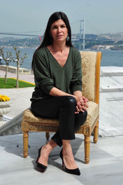 TOPLUMSAL KONULARDA YARDIMSEVER BİR İSİM OLARAK BİLİNEN ZEYNEP ÜSTÜNEL, BODRUM'DAKİ YANAN ORMANLARI ZİYARET ETTİ