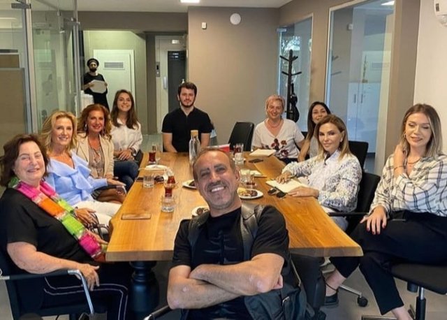 FERYAL GÜLMAN, REYHAN İPEKEL, HALUK LEVENT, MONİK İPEKEL, NEŞE GÖNÜL