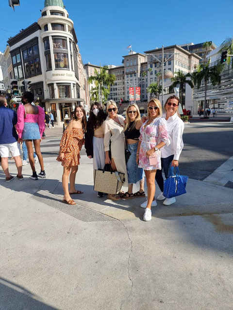 ÇİĞDEM KILIÇ, ÖZNUR YAKIN, BURCU HATTAT, SEVNUR TÜTÜNCÜ, ZEYNEP YAKIN