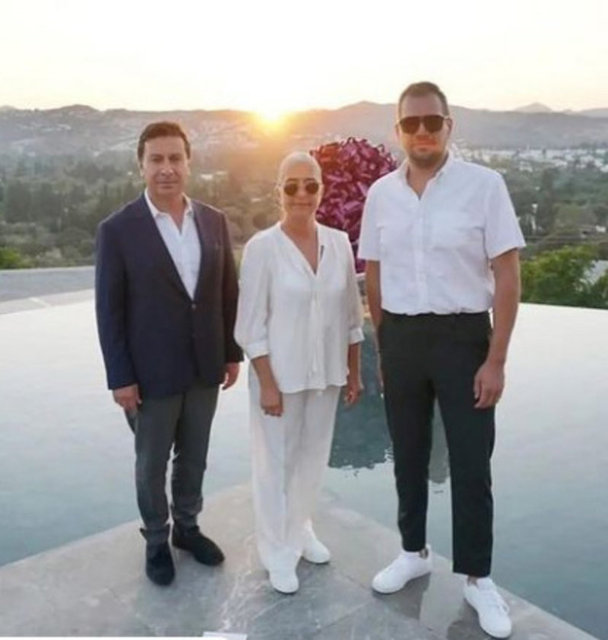 BERİL BAŞARAN, BODRUM BELEDİYE BAŞKANI AHMET ARAS'LA SERGİYİ GEZDİ