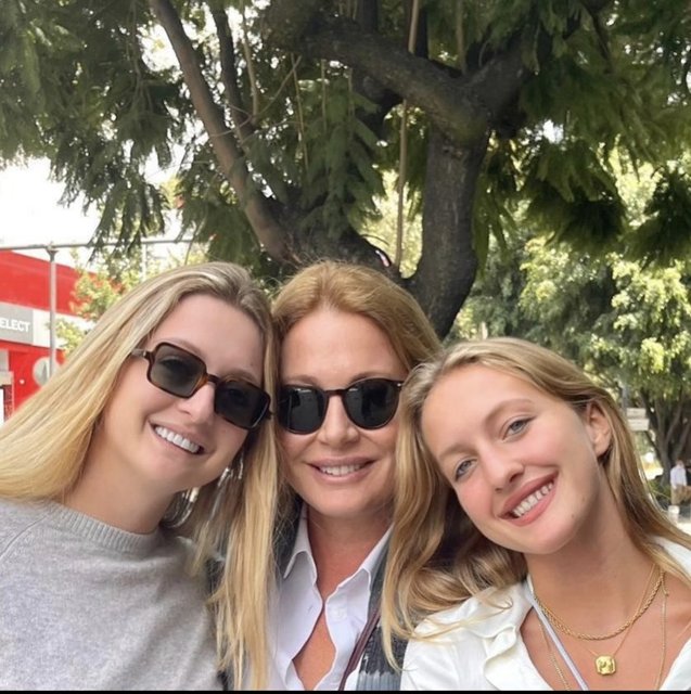CAROLINE, ESRA, AYLİN KOÇ