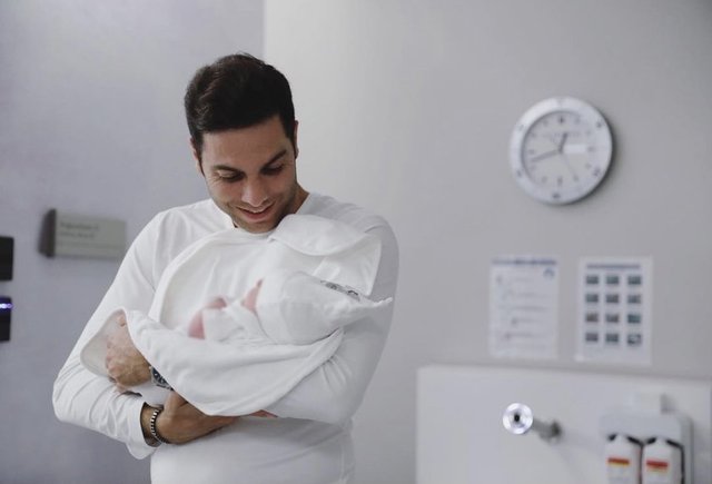 KAAN DEMİRAĞ VE ASLIŞAH ALKOÇLAR ÇİFTİ OĞULLARINA CEM ADINI VERDİ.