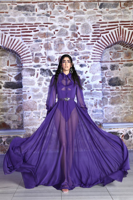 FASHİON WEEK İSTANBUL'DA İKİNCİ GÜN DİJİTAL DEFİLELERLE GERÇEKLEŞTİ