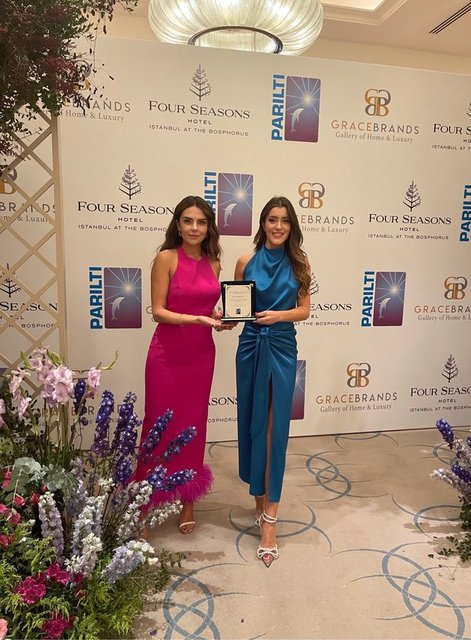 FOUR SEASONS BOSPHORUS KURUCULARINDAN ŞEYDA TOPRAK'IN VE GRACE BRANDS'IN KURUCULARI DUYGU İÇİL VE SANEM İÇİL DAVETE BİRLİKTE KATILDI.