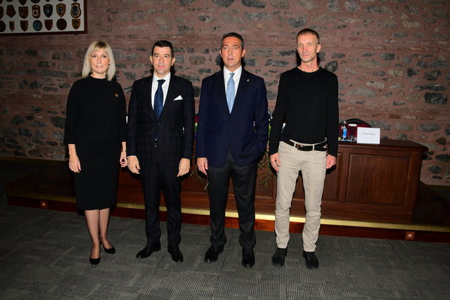 RAHMİ KOÇ MÜZESİ'NDE GERÇEKLEŞEN BASIN TOPLANTISINA İŞ İNSANI KOÇ HOLDİNG YÖNETİM KURULU BAŞKAN VEKİLİ ALİ KOÇ'UN YANISIRA RAHMİ KOÇ MÜZESİ GENEL MÜDÜRÜ MİNE SOFUOĞLU, TEMMER MARBLE YÖNETİM KURULU BAŞKANI RÜSTEM ÇETİNKAYA VE SANATÇI PATRİK PROSKO DA KATILDI. -  