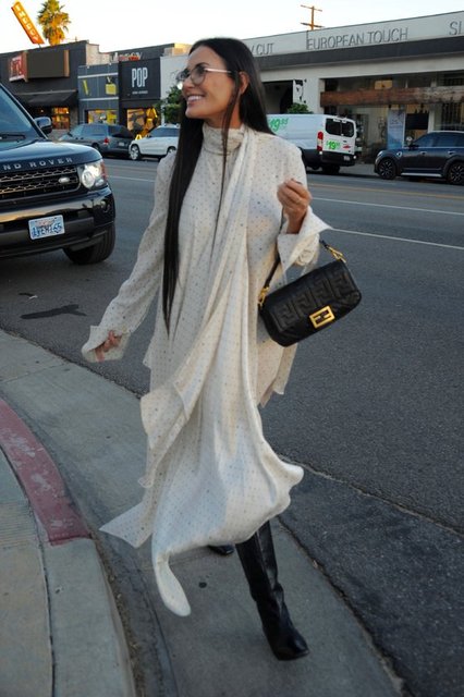 DEMI MOORE