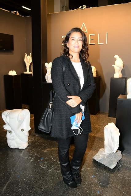 ARTKOLİK SANAT GALERİSİ SAHİBİ NAZLI KEÇELİ'DE İSTANBUL SANAT VE ANTİKA FUARINA GELEREK ETKİNLİĞE DESTEK OLDU.