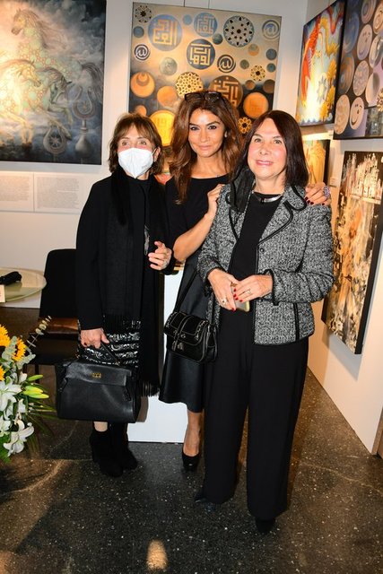 ZÜLAL ZORLU VE ZEYNEP GERMEN, SOUDAD AL SİGAB KANDEMİR İLE BİRLİKTE FUARDA OBJEKTİFLERE YANSIDI.