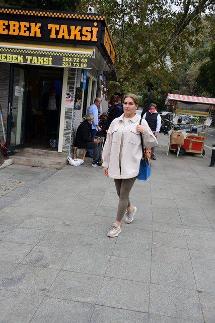MERHUM İŞ İNSANI SÜLEYMAN TOPLUSOY'UN EŞİ İPEK TOPLUSOY'DA BEBEK'E TEK BAŞINA GELMİŞTİ.