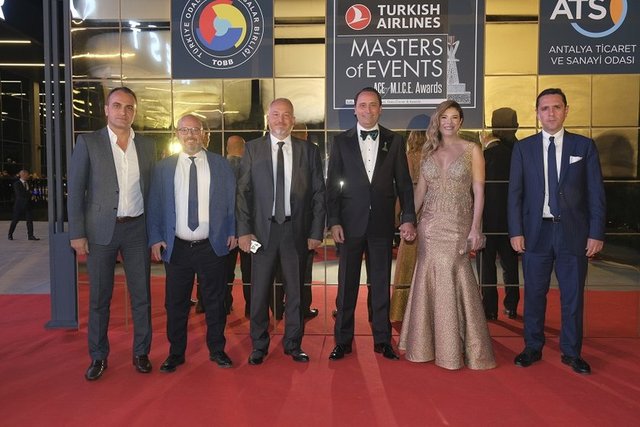 TURİZM DÜNYASINI BULUŞTURAN M.I.C.E ÖDÜLLERİNE YAVUZ ÖZTÜRK, JOLLY TUR YÖNETİM KURULU ÜYESİ METE VARDAR, KAAN KAVALOĞLU, VOLKAN-PINAR ATAMAN VE KORHAN ALŞAN'DA KATILDI.