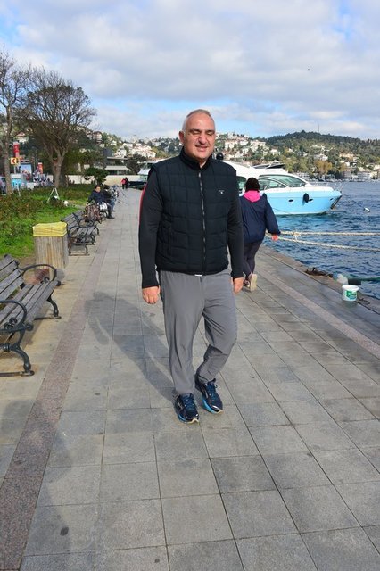 KÜLTÜR VE TURİZM BAKANI MEHMET NURİ ERSOY BEBEK SAHİLİNDE YÜRÜYÜŞ YAPTI.