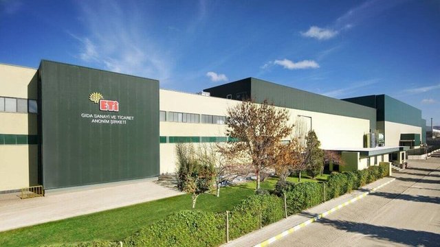 Eti, bugün 9 üretim tesisiyle faaliyetlerini sürdürüyor.