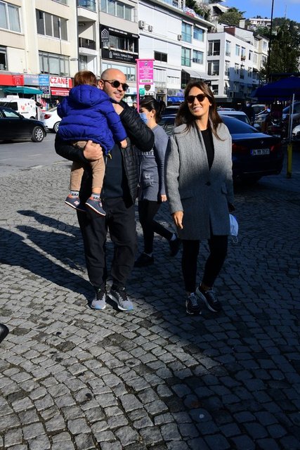 EKİN VE POLAT GÜLMAN ÇİFTİ OĞULLARIYLA BİRLİKTE BEBEK'TEYDİ.