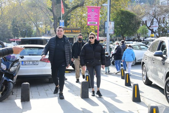 DİDEM KURDOĞLU VE EŞİ ERHAN KURDOĞLU BOĞAZ'A KARŞI BİRLİKTE  YÜRÜYÜŞ YAPTI.