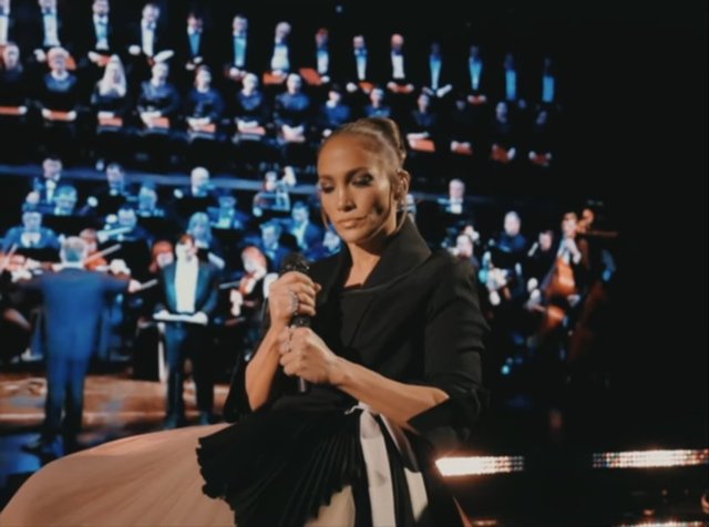 JENNIFER LOPEZ