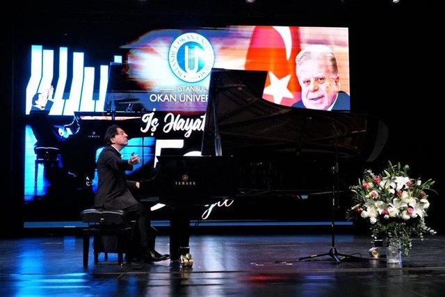 FAZIL SAY 50. YIL ÖZEL ETKİNLİĞİNDE SAHNE ALARAK DİNLEYENLERİ MEST ETTİ.