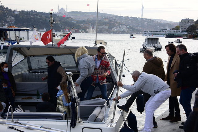 SANEM TEZMAN TEKNEYE EŞİ RALF TEZMAN'IN DA YARDIMIYLA BİNDİ.