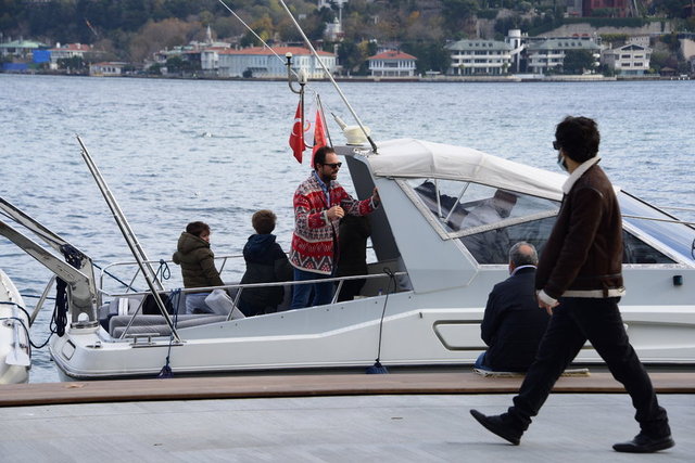 İŞ ADAMI RALF TEZMAN EŞİ SANEM TEZMAN'I TEKNEYLE BEBEK PARKI'NDAN ALDI.