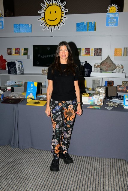 ZEYNEP ÜSTÜNEL