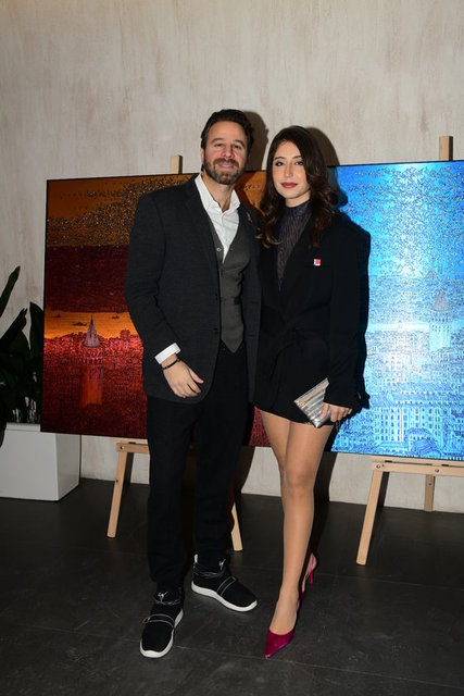 RONİ SÜZME, DUYGU KUŞÇU