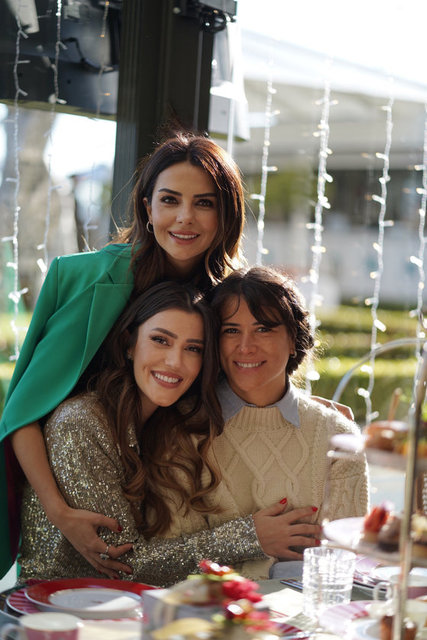 AYŞE BOYNER MARKANIN KURUCULARI DUYGU VE SANEM İÇİL'İN YILBAŞINA ÖZEL DÜZENLEDİKLERİ ÇAY SAATİ ETKİNLİĞİNE KATILDI.