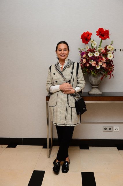 BERNA ÇEBİ, SANAT ETKİNLİĞİNİN KONUKLARI ARASINDAYDI.