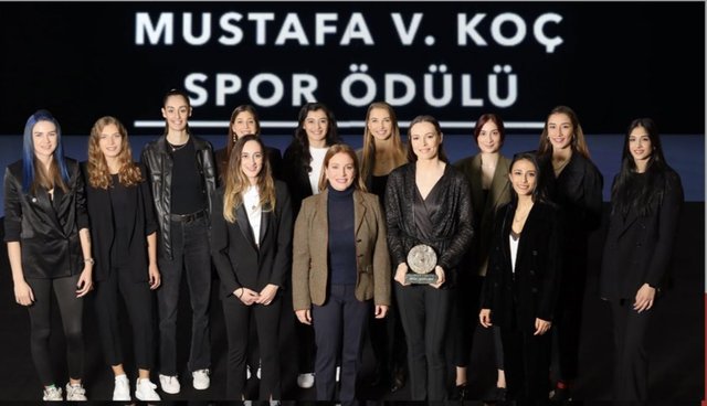 MUSTAFA V. KOÇ SPOR ÖDÜLLERİ, ONLİNE GERÇEKLEŞEN TÖRENLE SAHİPLERİNİ BULDU.