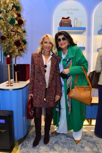 FİGEN KIRAL VE MERAL KOSİF ETKİNLİKTE BİRLİKTE POZ VERDİ.