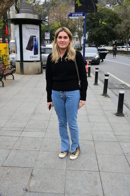 MERHUM İŞ İNSANI SÜLEYMAN TOPLUSOY'UN EŞİ İPEK TOPLUSOY'DA BEBEK'TE YALNIZ BAŞINA YÜRÜDÜ