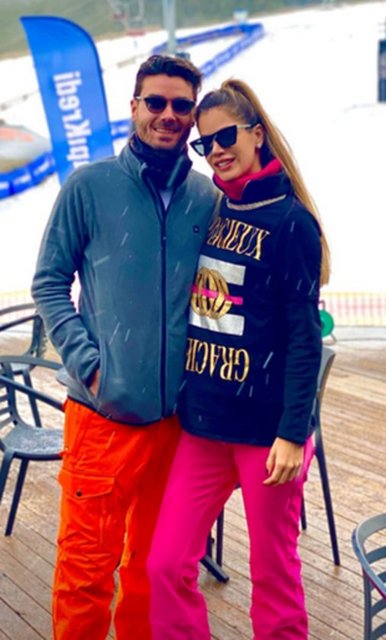 HAKAN KOSİF VE EVELİZE KOSİF, YAKIN DOSTLKARIYLA BİRLİKTE KAYAK TATALİNE ÇIKTI.