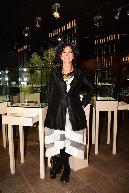 ZEYNEP EROL TASARIMLARINI ETKİNLİKLE TANITTI