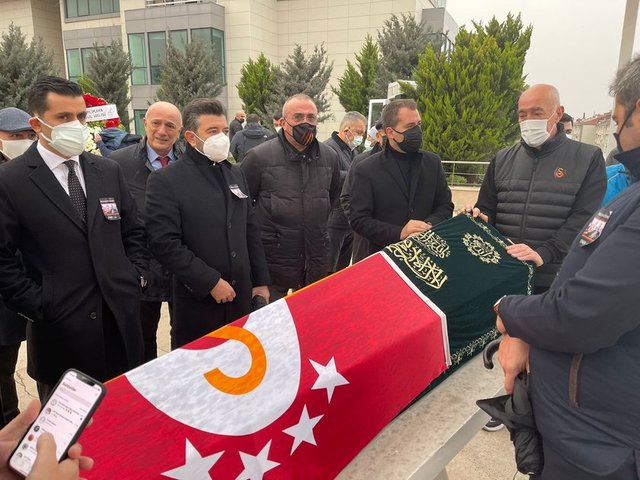 MUSTAFA CENGİZ'İN NAAŞI ALİ SAMİ YEN SPOR KOMPLEKSİ NEF STADYUMU'NA GETİRİLDİ.