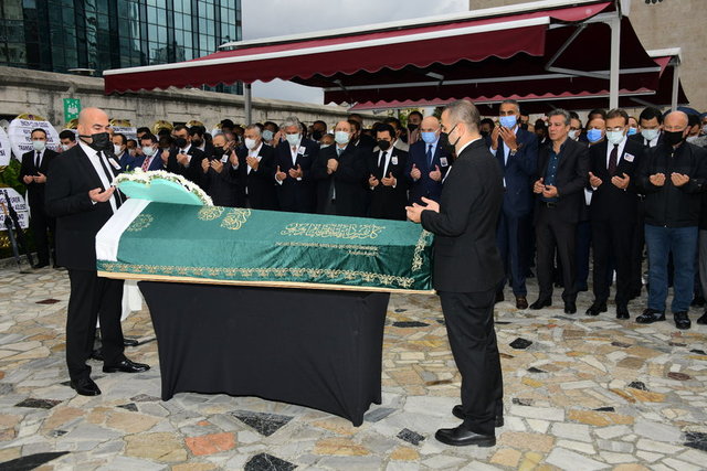 HÜSAMETTİN MEHMET ATEŞ'İN CENEZA TÖRENİNE İŞ, SPOR, SİYASET VE SANAT DÜNYASINDAN ÇOK SAYIDA KİŞİ KATILDI.