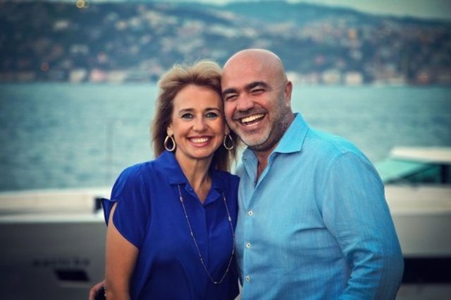 BAŞARILI BİR İŞ İNSANI OLAN CİHAN KAMER ATASAY GRUP YÖNETİM KURULU BAŞKANLIĞI GÖREVİNİ YÜRÜTÜYOR.
