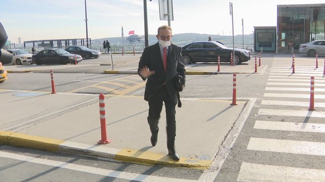 KEMAL GÜLMAN, FERYAL GÜLMAN İLE AYRILIĞI SONRASINDA İLK KEZ GÖRÜNTÜLENDİ.