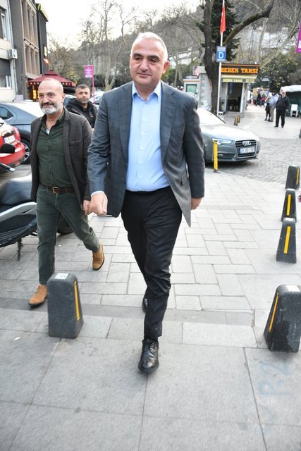KÜLTÜR VE TURİZM BAKANI MEHMET NURİ ERSOY BEBEK'TE BİR ARKADAŞIYLA BİRLİKTE YEMEK YEDİ.