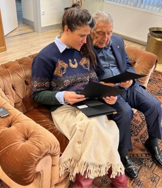 AYŞE BOYNER, DEDESİ OSMAN BOYNER İLE ÇOK İYİ ANLAŞIYOR.