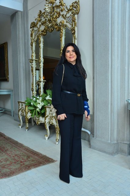 SONGÜL TOPRAK ÖZSAN, SİYAHIN ASALETİNİ SEVENLERDEN