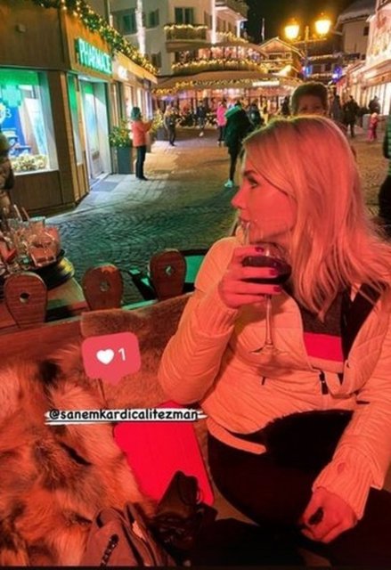 SANEM TEZMAN, FRANSA'NIN ÜNLÜ KAYAK MERKEZİ MEGEVE'DE TATİL YAPIYOR