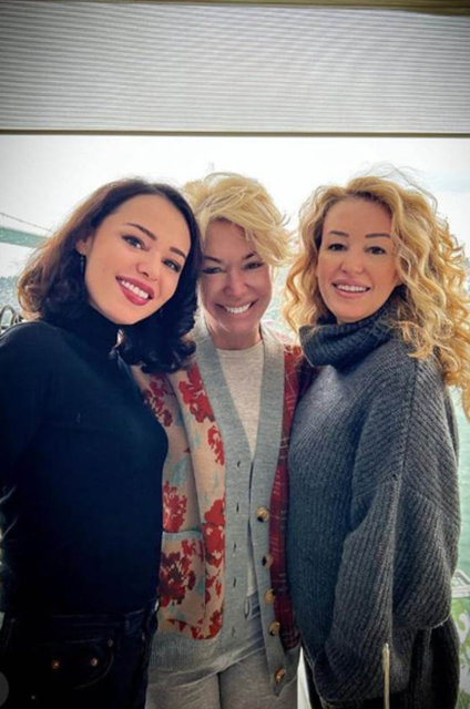 LARA KAMHİ, YASEMİN KAMHİ, MELDA KOSİF