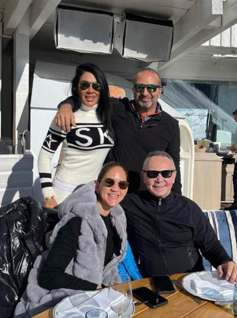 ERKUT SOYAK İLE AYŞE SAN, COURCHEVEL'DE KAR TATİLİNDE...