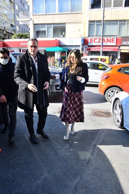 ALİ GÜRSOY SEVGİLİSİ GONCA ÜNSAL'LA BEBEK'TE OBJEKTİFLERE YANSIDI.