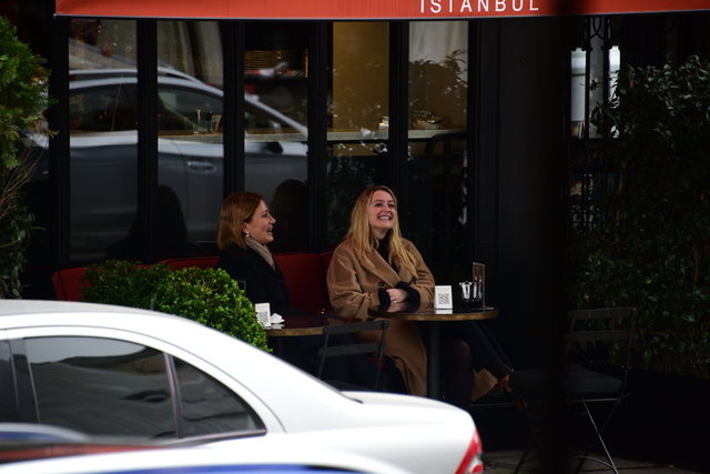 CAROLINE, ESRA KOÇ